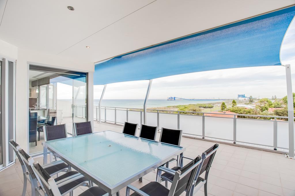 Spinnakers By Rockingham Apartments エクステリア 写真