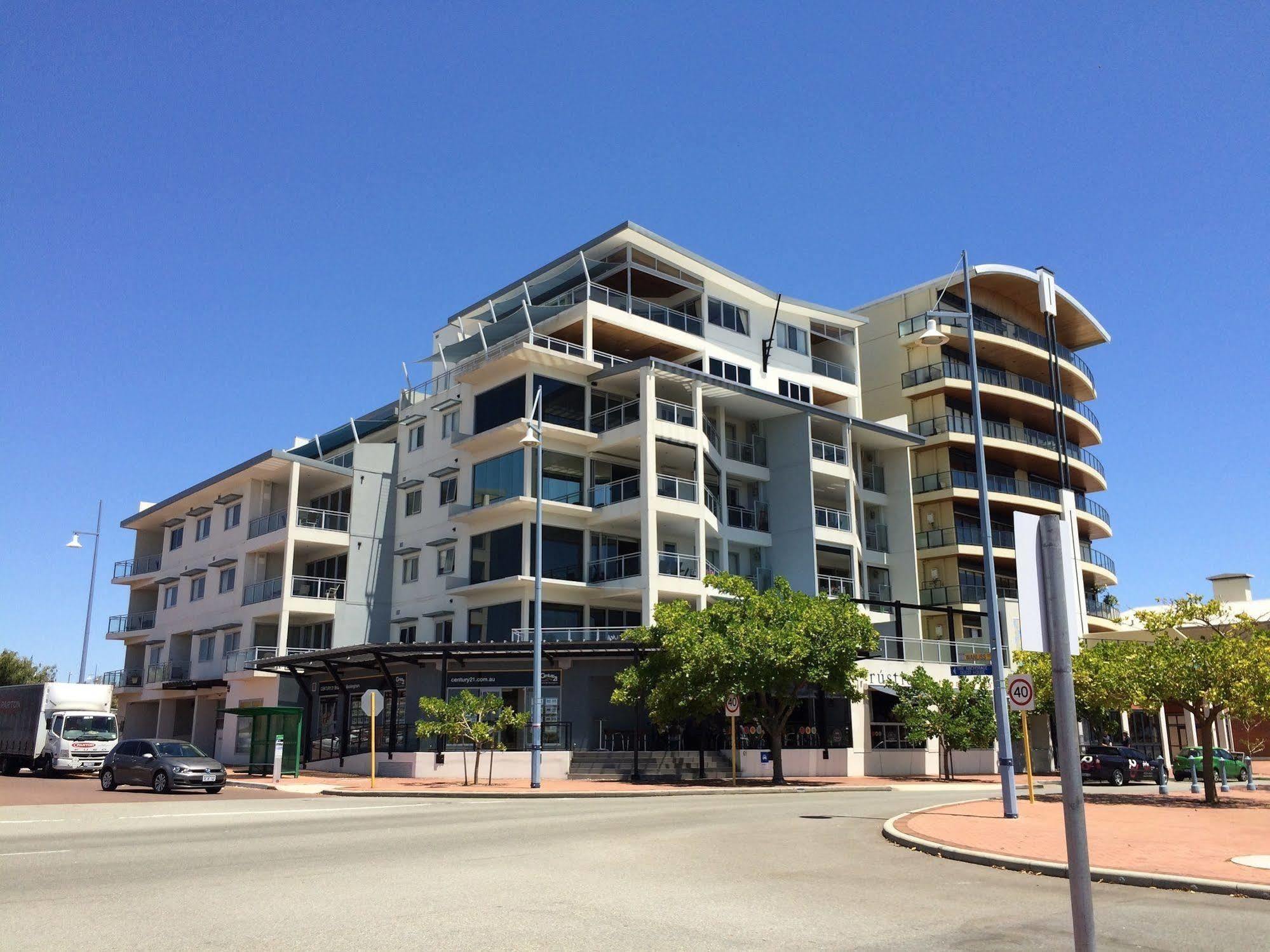 Spinnakers By Rockingham Apartments エクステリア 写真