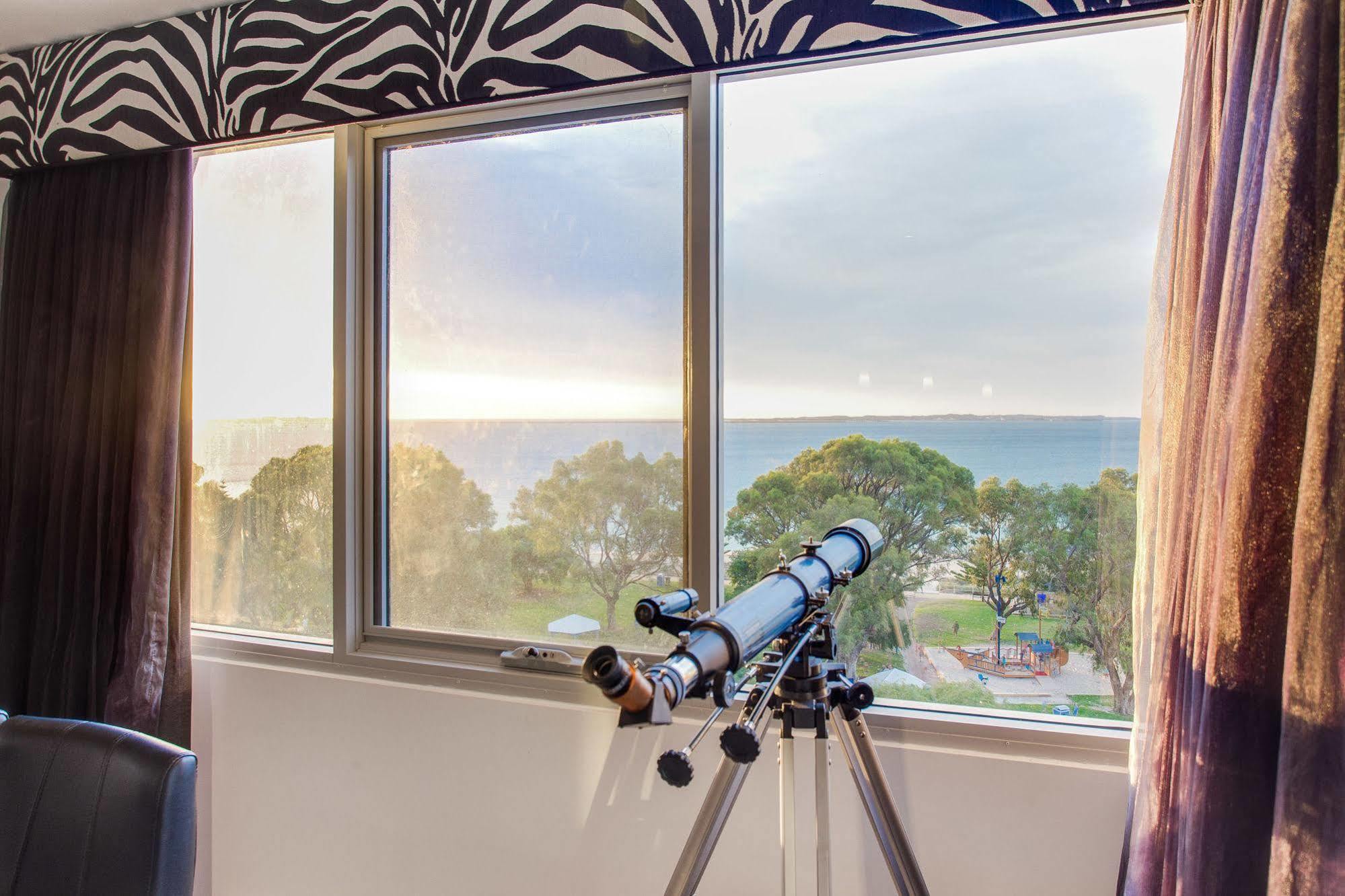 Spinnakers By Rockingham Apartments エクステリア 写真